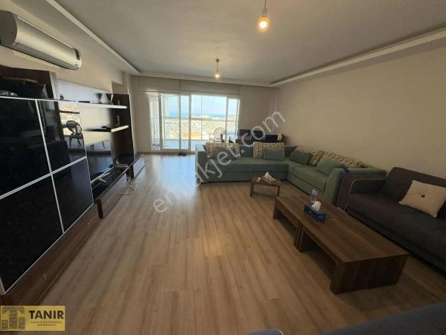 Kusadası Degirmendere'de Manzara Sevenler Içın Geniş 3+1 Daire