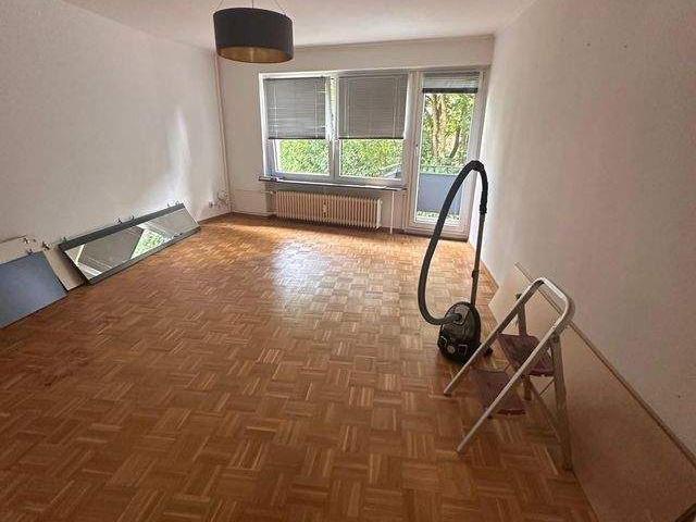 Kuschelige 1,5 Zimmer Wohnung mit Balkon in Norderstedt Garstedt zu vermieten !