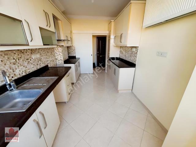 Kuttaş'tan 4.cadde Üstünde Katta 3+1 Ön 130m2 Full Yapılı Daire
