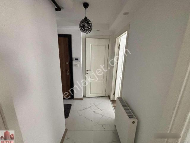 Kuttaş'tan Akdeniz Cad. Üzerinde 1+1 Full Eşyalı Kombili 50 M2
