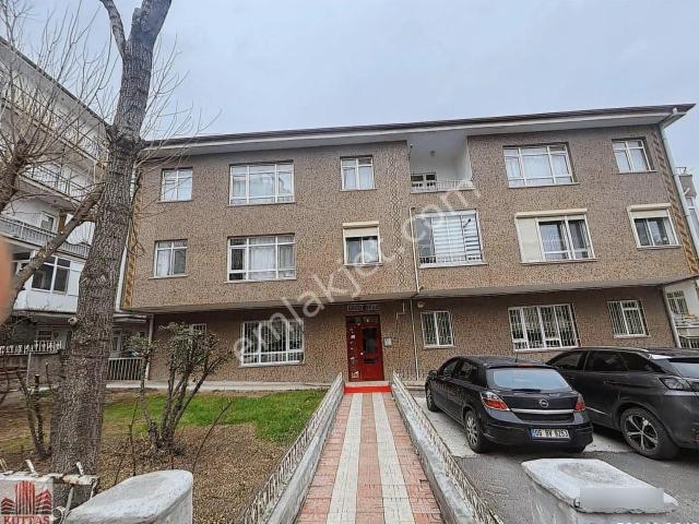 Kuttaş'tan İnçirli Lisesi Yan Y.giriş 3+1 Bakımlı 120 M2