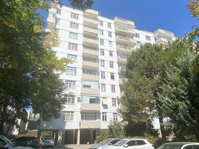 Kuttaş'tan Milli Kütüphane Karşısı Site İçerisinde 3+1 Kiralık