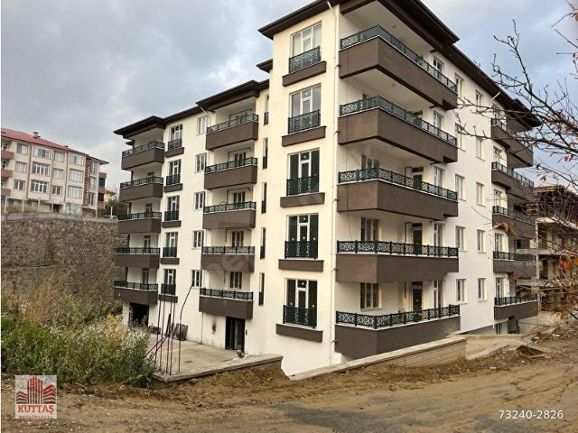 KUTTAŞ'TAN TOSYA HACI BEKTAŞ CADDESİ KOCATEPE SOKAKTA SIFIR BİNADA KATTA 2+1 SATILIK DAİRE