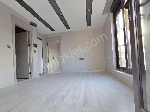 Kütükçü Mahallesi'nde 1.katta Asansörlü 2+1 Kiralık Daire