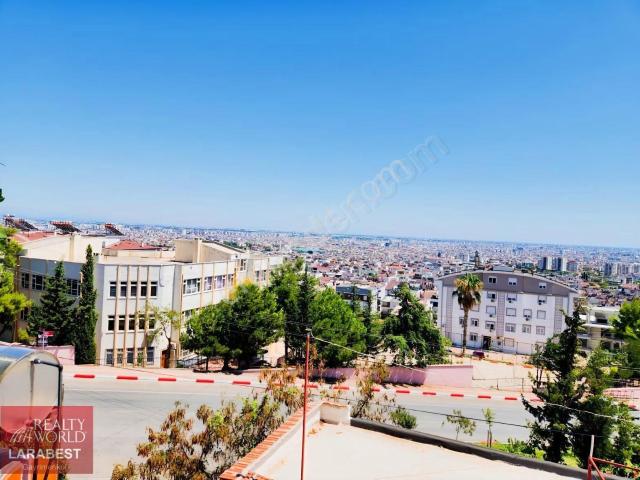 Kütükçüde Cadde Üstünde Deniz Manzaralı 2+1 Müstakil Ev