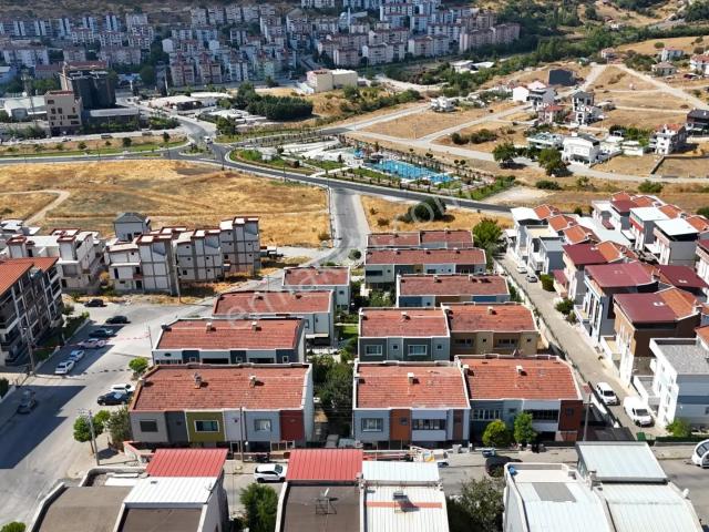 Kuvai Milliye Mah. Mevlana Sitesi'nde Natamam 5+1 Tripleks Villa