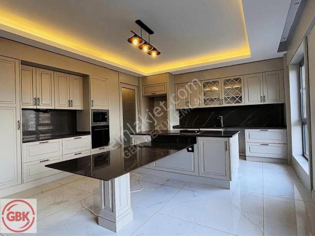 Kuvars Kule 6+1 450m2 Oturuma Hazır Satılık Villa