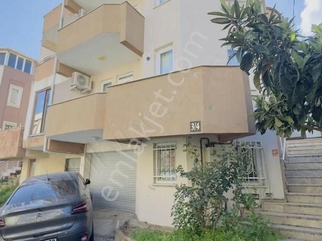 Kuvayi Milliye Mahallesi İlk Aşama Sitesinde Satılık Tripleks