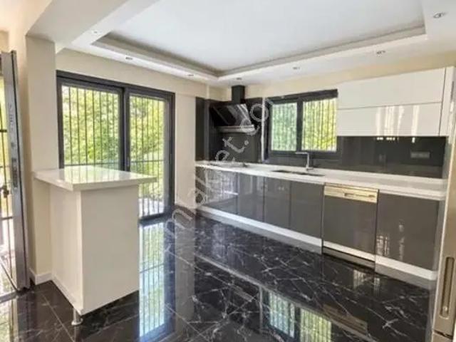Kuyulu Kiralık Geniş Bahçeli Villa