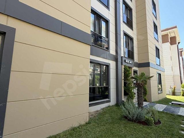 KUYULU'DAN SATILIK 2+1 GİRİŞ KAT DAİRE YENİ MAH.De EBEVEYN BANYO