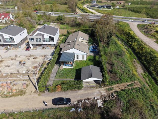 Kuyumcu Hacıali Mahallesi 1077 M² Arsa İçerisinde 3+1, 290 M² Tek Katlı Müstakil Villa