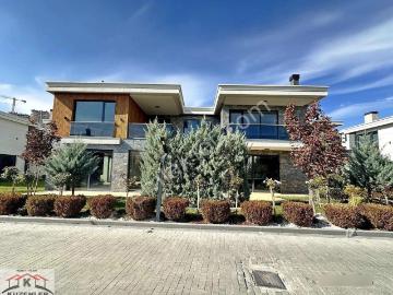 kuzenler Emlak_ankavia Villaları_7/24 Güvenlik K.garajlı Villa