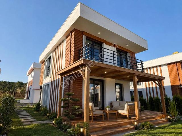 Kuzey Egenin Kalbi Gömeçte Nezih Sitede Villa