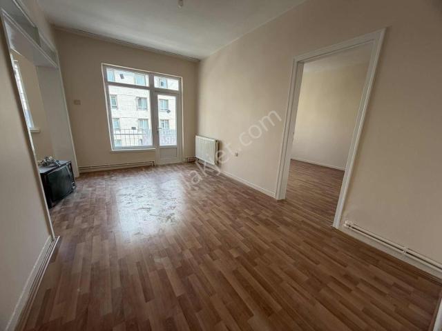 Kuzey Emlak'tan Bagdat Caddesi Ön Cephe 3+1 Geniş Yapılı Daire