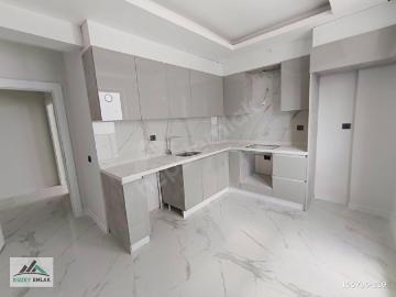 KUZEY EMLAK'TAN CADDE ÜZERİ ULAŞIMA YAKIN 3+1 FIRSAT DAİRESİ