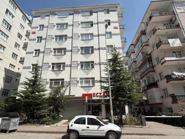 Kuzey Emlak'tan Cemre Parkına Yakın Asansörlü / Otoparklı Yapılı