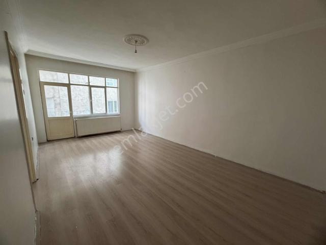 Kuzey Emlak'tan Demetevler Metoya Yakın 2.kat 2+1 Kiralık Daire