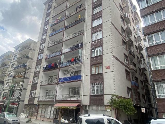 Kuzey Emlak'tan Demetevler Metro Yakını Asansörlü Geniş 3+1
