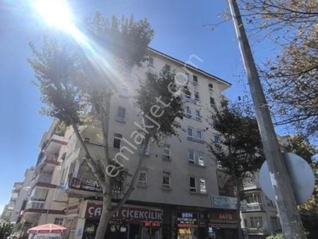 Kuzey Emlak'tan Demetevler Metrosuna 2 Dk Asansörlü 2+1 Kiralık