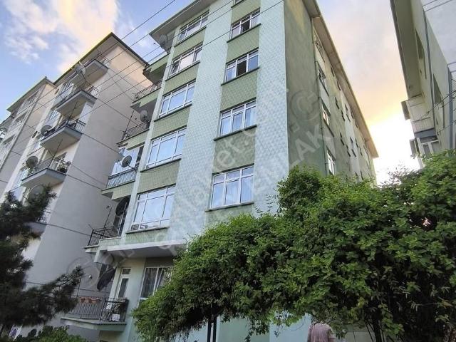 Kuzey Emlak'tan Demetevler'de Satılık 3+1 Daire