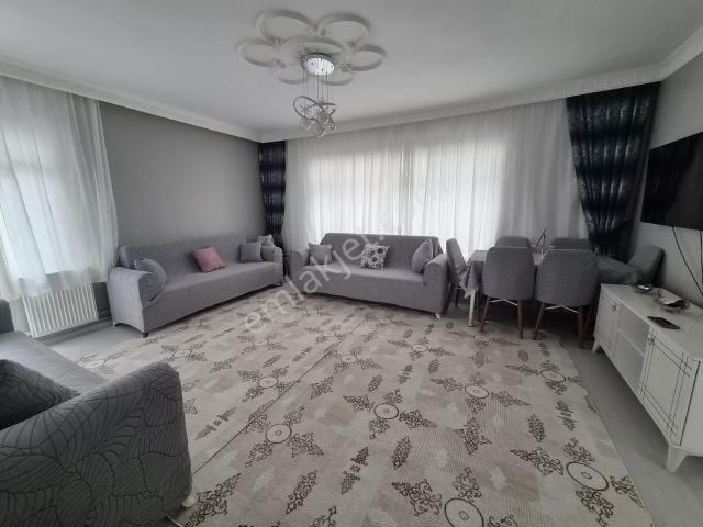 Kuzey Emlak'tan Ful Yapılı Ara Kat 3+1 Metroya Yakın Daire