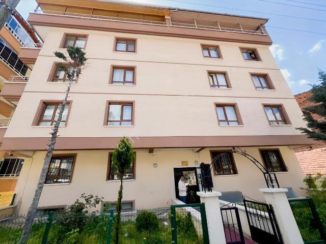 Kuzey Emlak'tan Güzelyaka'da Yapılı Teraslı 5+1 Manzaralı Daire