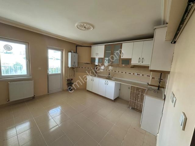 Kuzey Emlak'tan Site İçerisinde 3+1 Asansörlü Otoparklı 145 M2