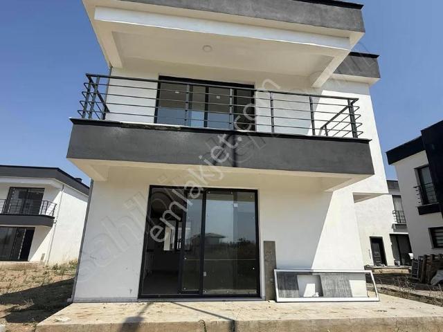 Kuzey Sancaktan Gömeçte Kiralık Villa