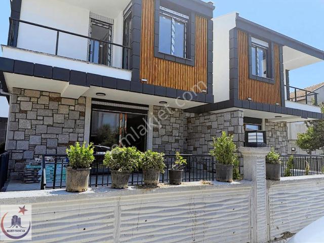 Kuzey Sancak'tan Deniz Manzaralı Süper Lüx Villa