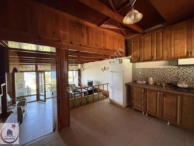 Kuzey Sancak'tan Karaağaç'ta Denize Sıfır Kiralık 3+1 Villa