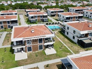 Kuzey Sancaktan Satılık Deniz Manzaralı Havuzlu Daire