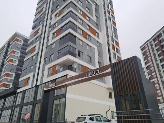 KUZEYKENT IRMAK SİTESİNDE KAPALI GARAJLI EŞYALI SATILIK 2+1DAİRE