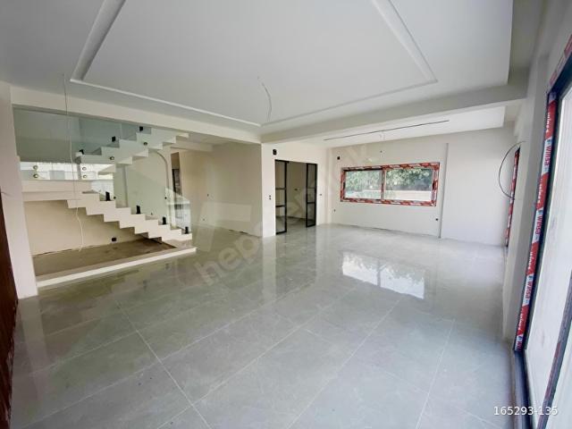 KUZEYTEPE'DE 724 GÜVENLİKLİ SİTE İÇİNDE TEMELDEN SATILIK VİLLA