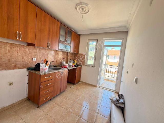 Kuzeyyaka Mahallesinde Kiralık Daire 2+1 Ferah Ve Kullanışlı Dare