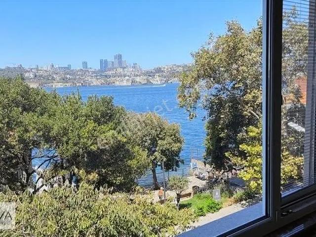Kuzguncuk Boğaz Manzaralı 3 Katlı Villa