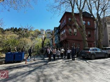 KUZGUNCUK MERKEZDE DEPREM YÖNETMELİĞİNE UYGUN 2 ODA 1 SALON 90 METREKARE DAİRE