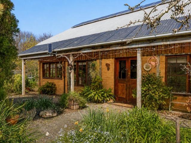 Kyneton's Original Mud Brick A Home with a Story Like No Other