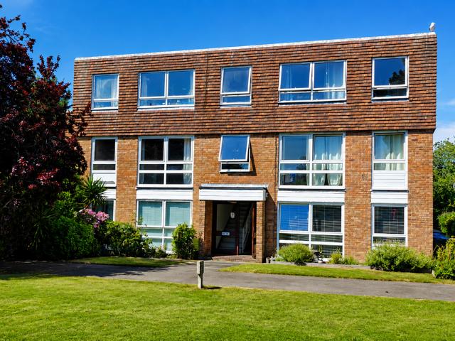 Kyoto Court, Bognor Regis PO21 2 bed apartment to rent £1,100 pcm £254 pw