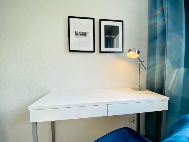 KYANIT APARTMENT: FREE PARKING + POOL + NETFLIX, Wuppertal Amsterdam Apartments for Rent
