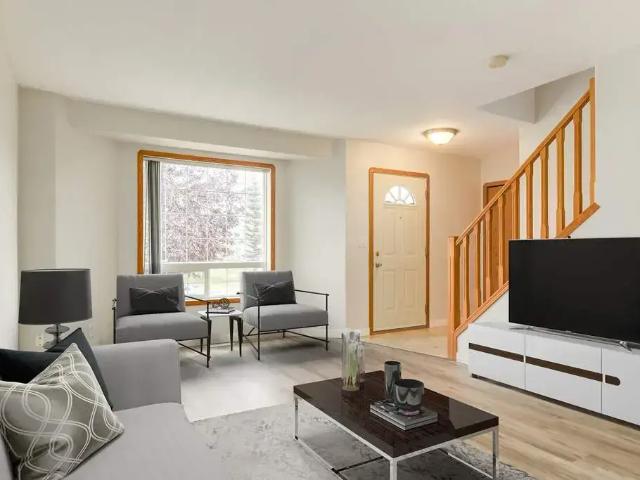 Kyte Crescent Townhomes 3 Bedroom Apartment for Rent