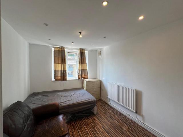Kyverdale Road, Stoke Newington. 1 bed in a flat share to rent £750 pcm £173 pw