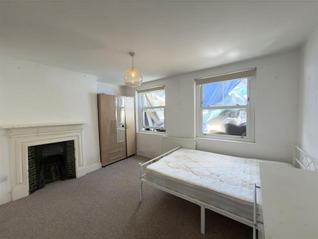 Kyverdale Road, Stoke Newington N16, 3 bed flat to rent, £2,500 pcm | PrimeLocation