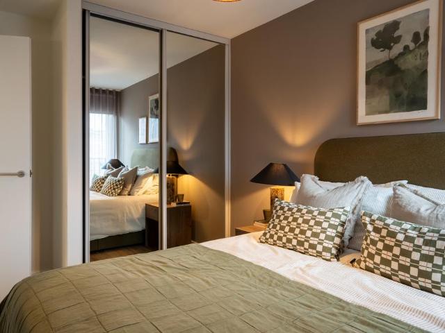 L620, Anchor Works, Dumballs Road. 2 bed flat to rent £1,700 pcm £392 pw