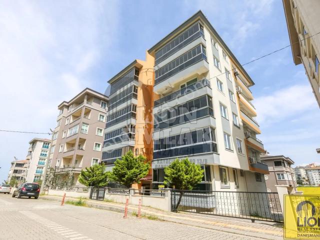 Lıon Emlak'tan Paşakent 'te Ana Cadde Üzeri Satılık 1+1 Daire