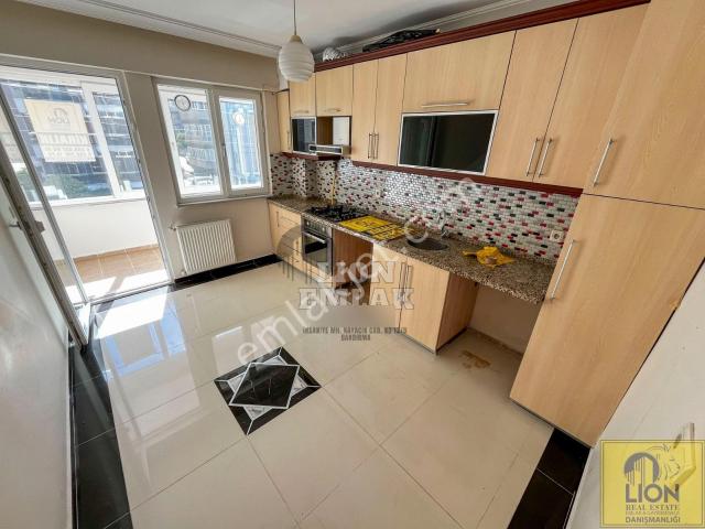 Lıon Emlak'tan Paşaken'te Arakat,üç Balkonlu Kiralık 3+1 Daire