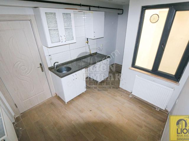 Lıon Emlak'tan 17 Eylül'de Çift Mutfaklı Deniz Manzarlı Kiralık 3+1 Daire
