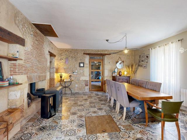 L’authenticité d’une demeure préservée aux portes du Bugue. 165m² Le Bugue