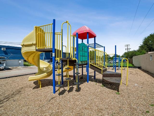 L ABRI APARTMENTS 3 Bedroom Apartment for Rent at 200 W Pioneer Pkwy, Arlington, TX 76010