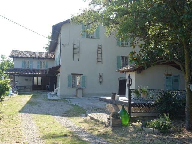L’Anima del Monferrato: una cascina autentica piemontese res. 469m² Nizza Monferrato