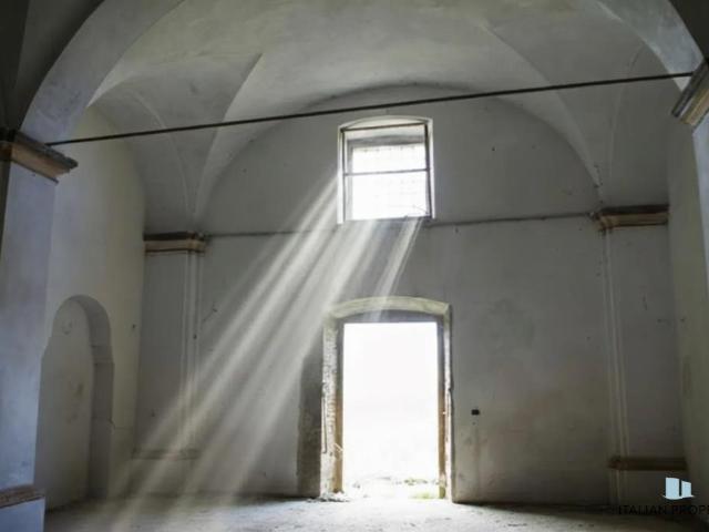 L’Antica Chiesa che diventa Casa 600m² Torgiano